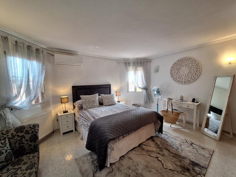 4 bedroom Villa for sale