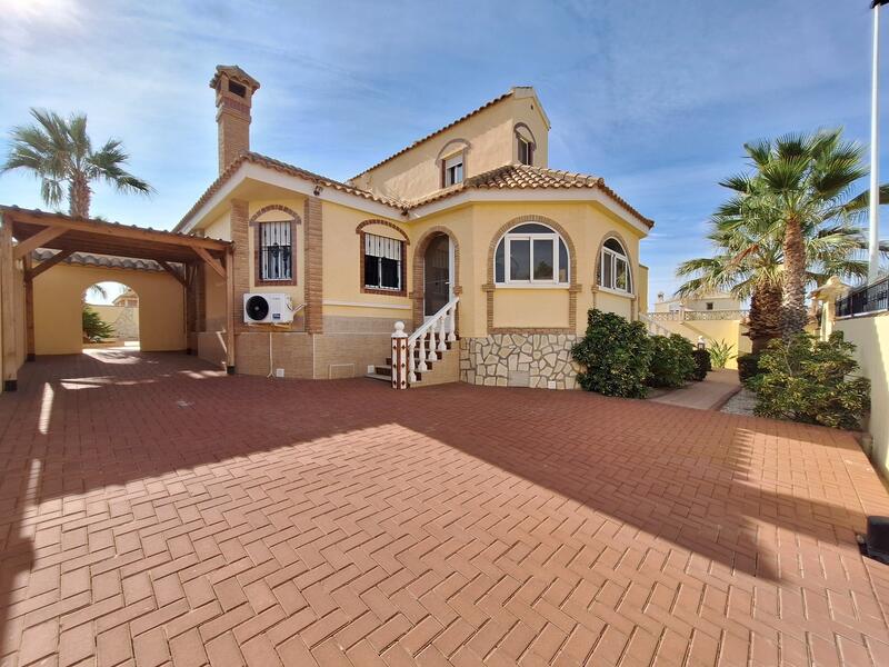 4 bedroom Villa for sale