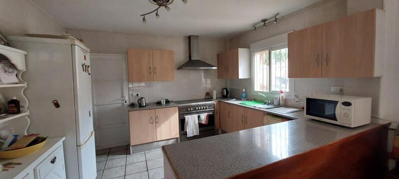 8 bedroom Villa for sale