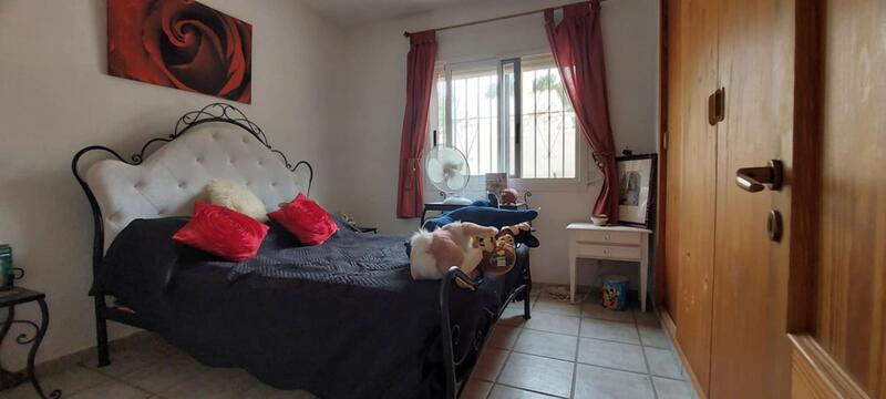 8 bedroom Villa for sale