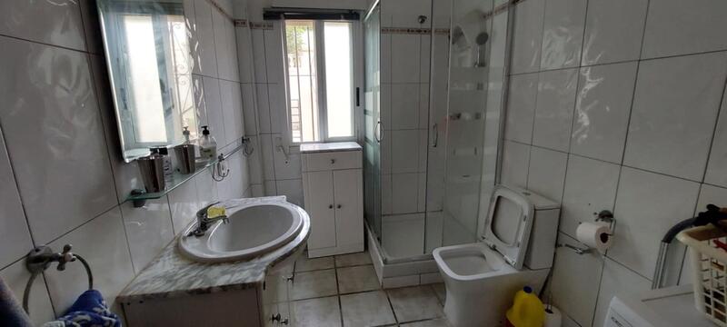 8 bedroom Villa for sale