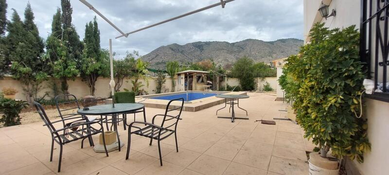 8 bedroom Villa for sale