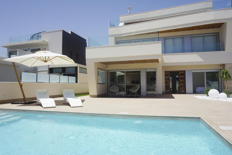 Villa zu verkaufen in Campoamor, Alicante