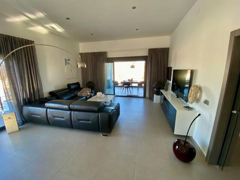 3 спальная комната вилла продается