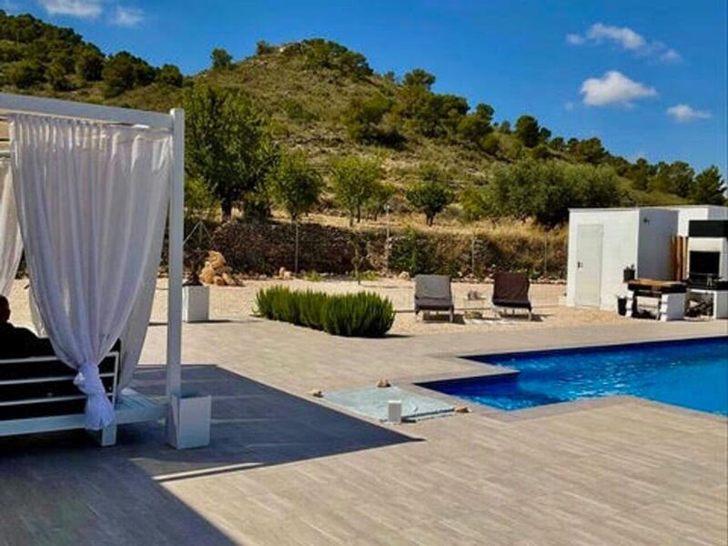 3 спальная комната вилла продается