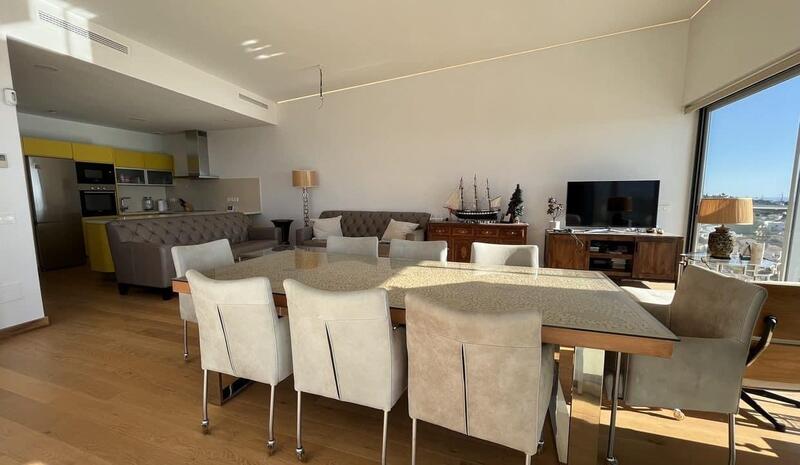 3 slaapkamer Appartement Te koop 3 slaapkamer Appartement Te koop