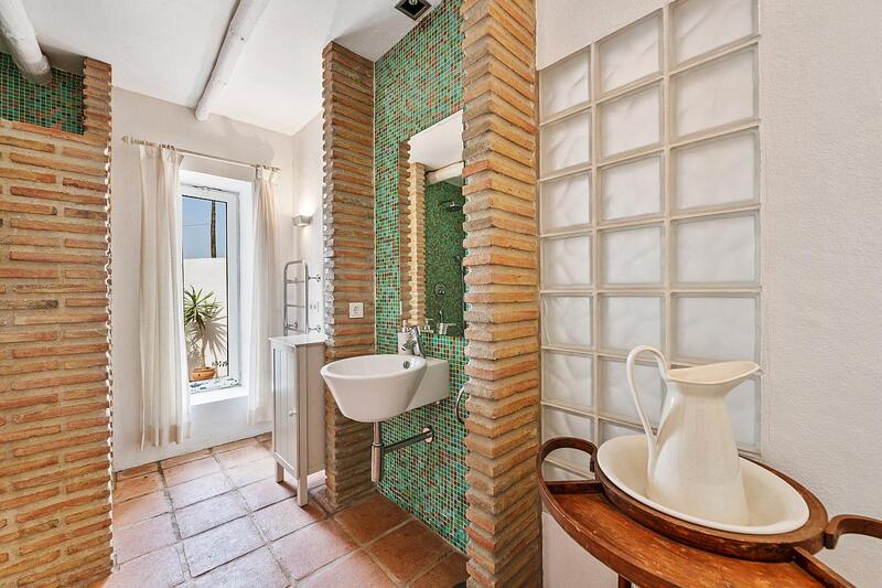 7 bedroom Villa for sale