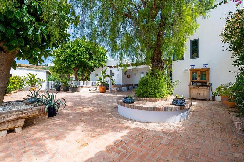 7 bedroom Villa for sale