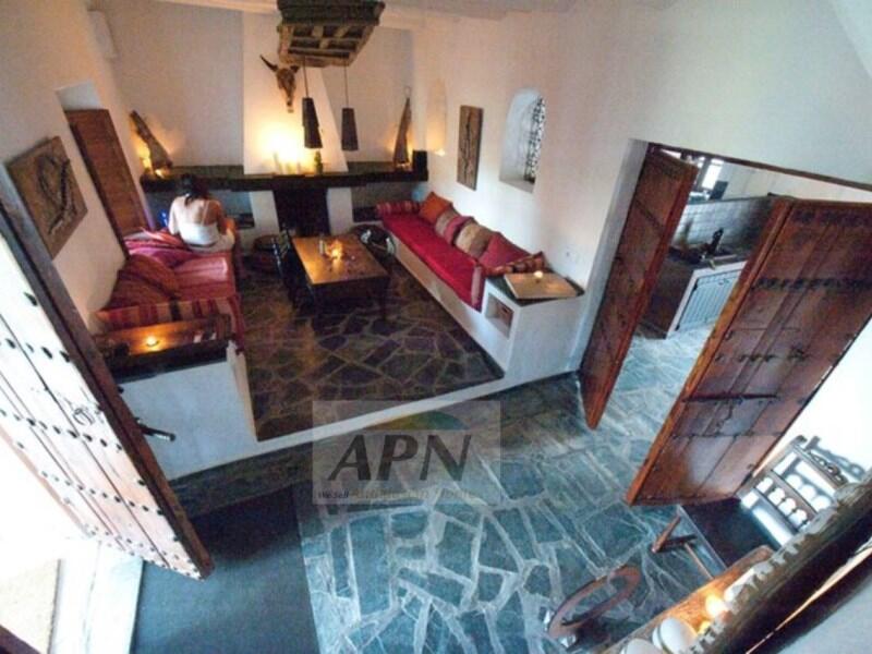 5 bedroom Country House for sale