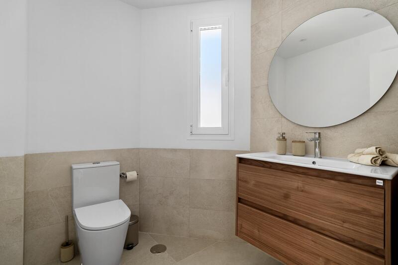 4 slaapkamer Gezinswoning Te koop