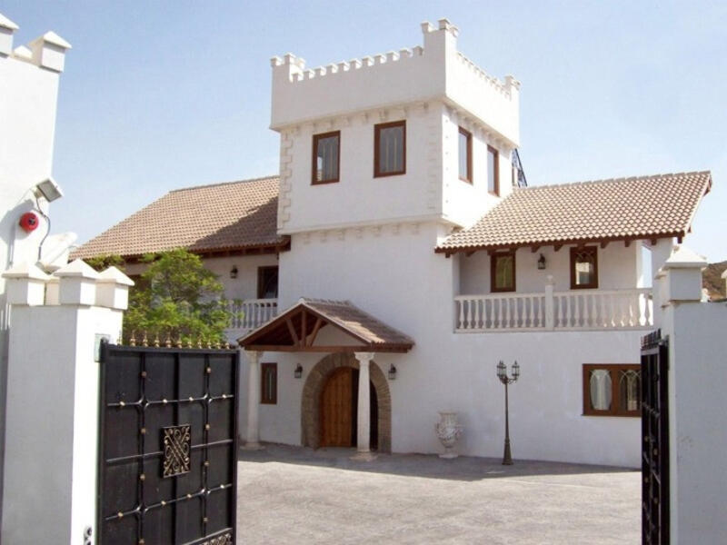 10 Schlafzimmer Villa zu verkaufen