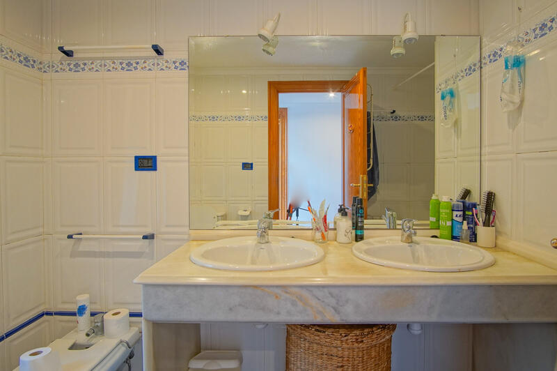 6 bedroom Villa for sale 6 bedroom Villa for sale