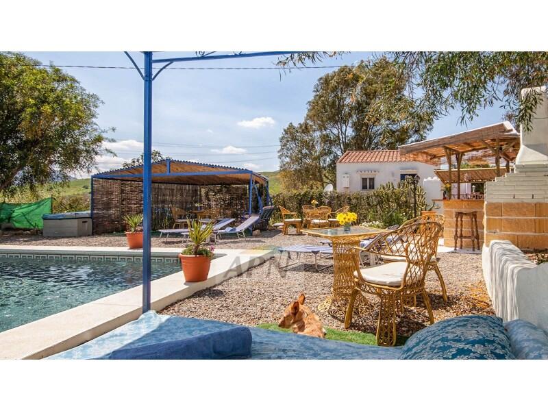 9 bedroom Country House for sale