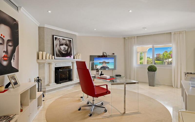 6 bedroom Villa for sale