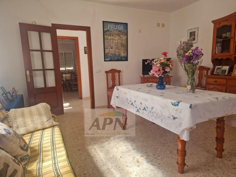 3 bedroom Country House for sale