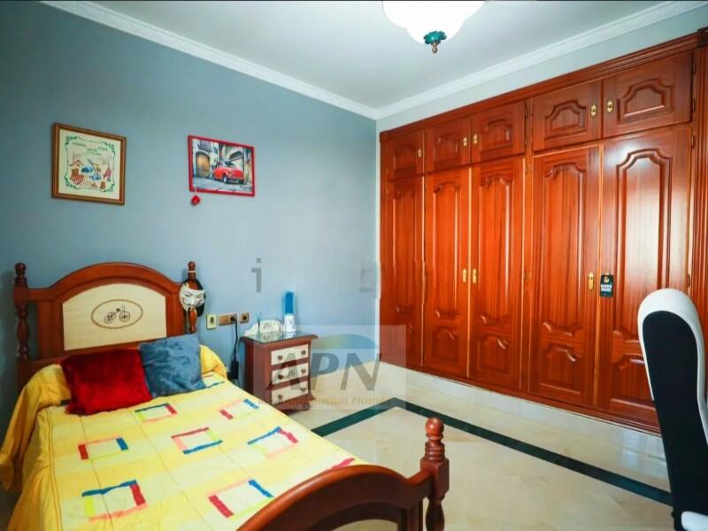 4 Schlafzimmer Stadthaus zu verkaufen