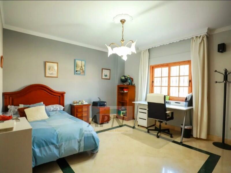 4 Schlafzimmer Stadthaus zu verkaufen