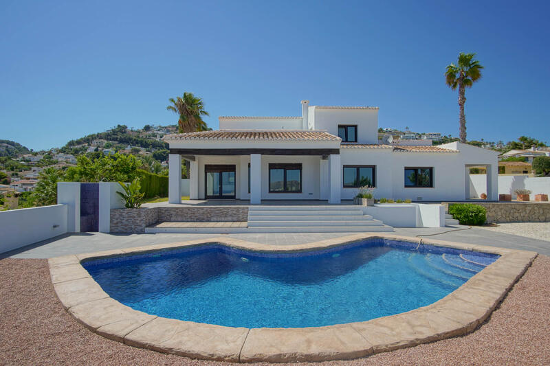 Villa en venta en Moraira, Alicante