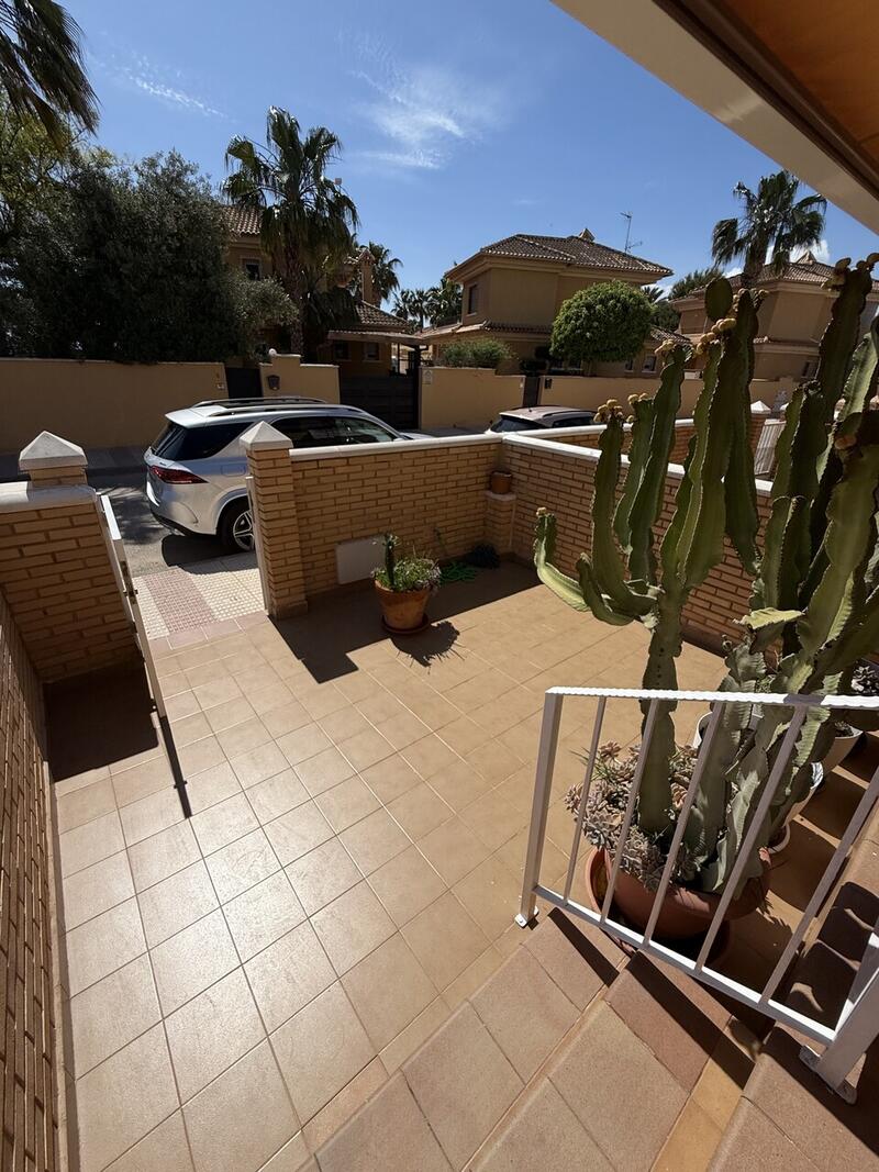 3 bedroom Townhouse for sale