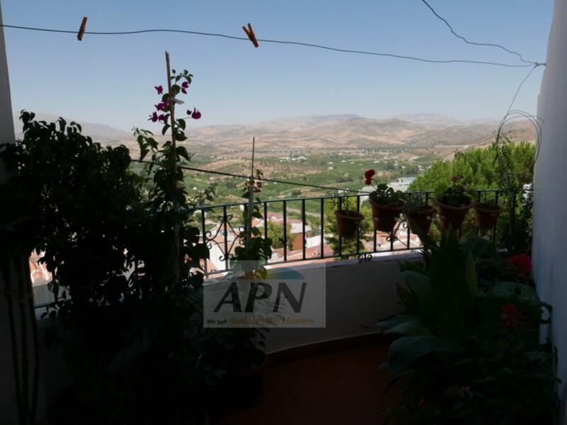 4 bedroom Townhouse for sale