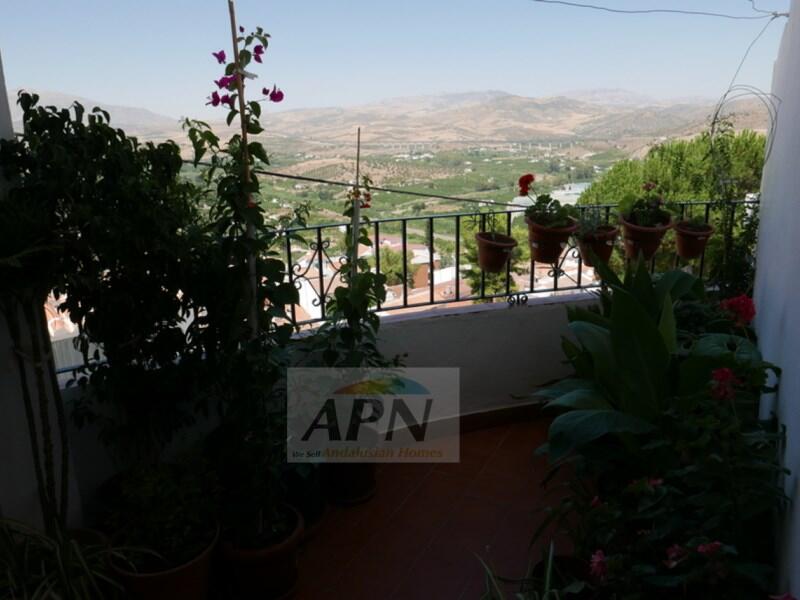 4 bedroom Townhouse for sale