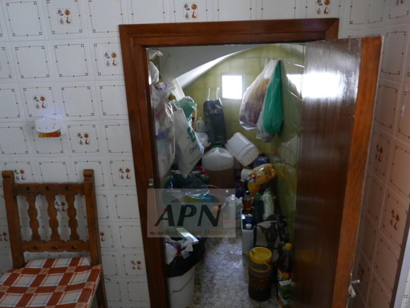 4 bedroom Townhouse for sale