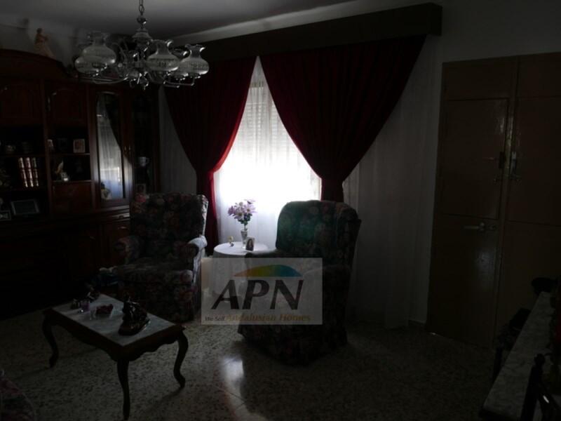 4 bedroom Townhouse for sale