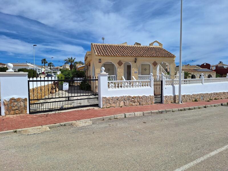 Villa en venta en Camposol, Murcia