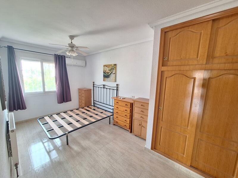 2 Cuarto Villa en venta