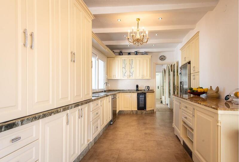 4 Schlafzimmer Villa zu verkaufen