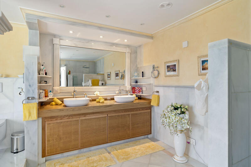 6 bedroom Villa for sale 6 bedroom Villa for sale