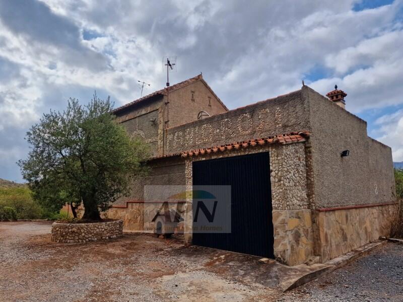 3 bedroom Country House for sale