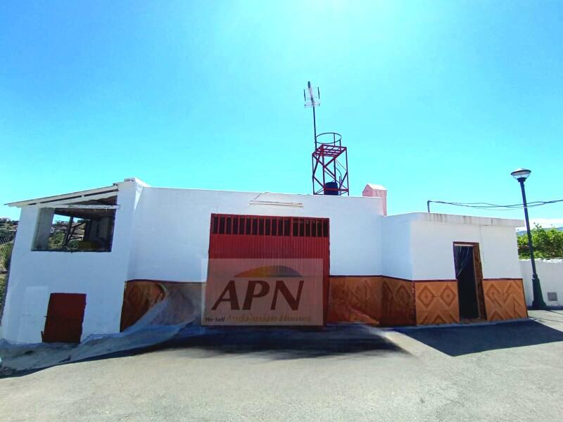 4 bedroom Townhouse for sale