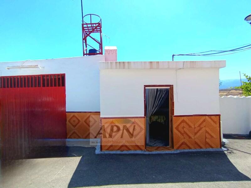 4 bedroom Townhouse for sale