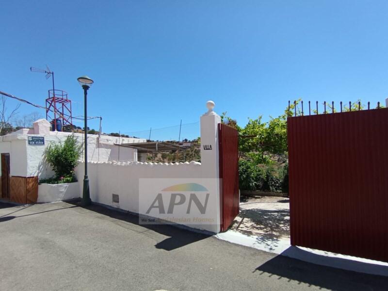 4 bedroom Townhouse for sale