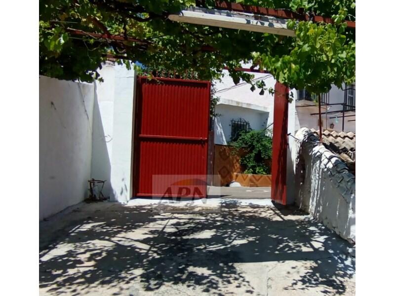 4 bedroom Townhouse for sale