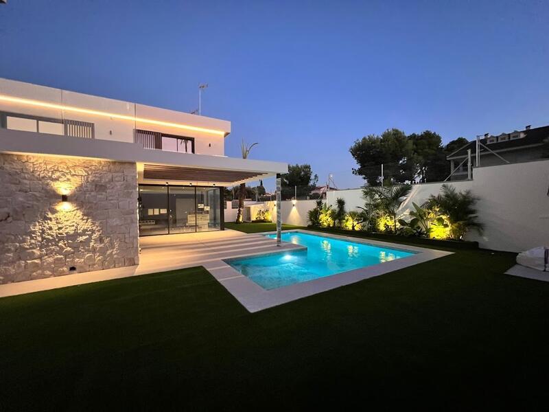 Villa zu verkaufen in Cabo Roig, Alicante