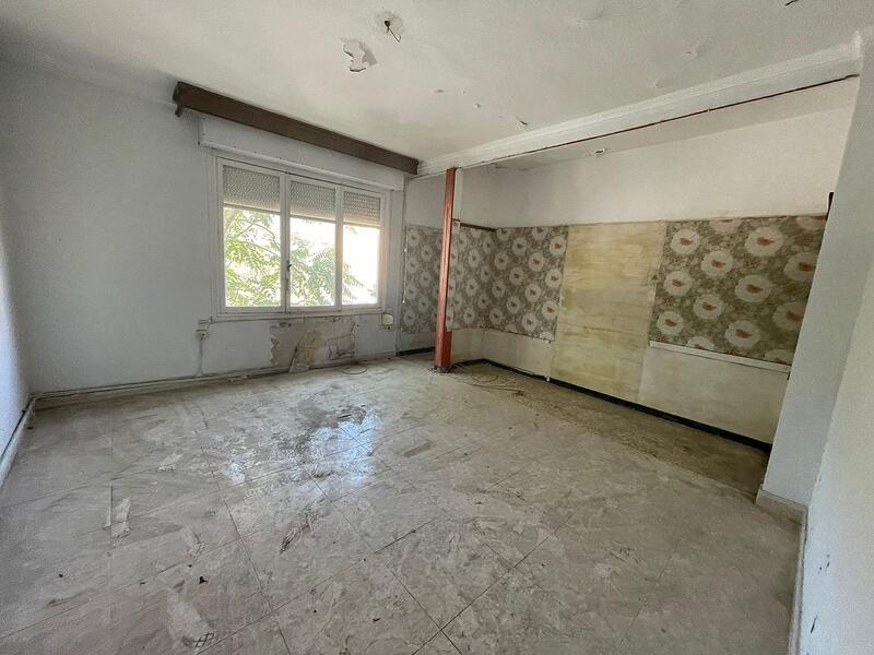 5 slaapkamer Gezinswoning Te koop