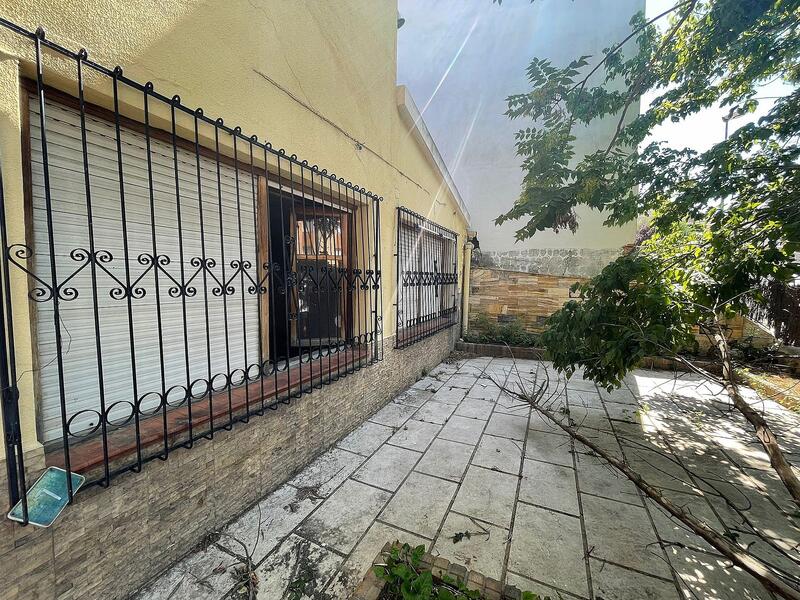 5 slaapkamer Gezinswoning Te koop