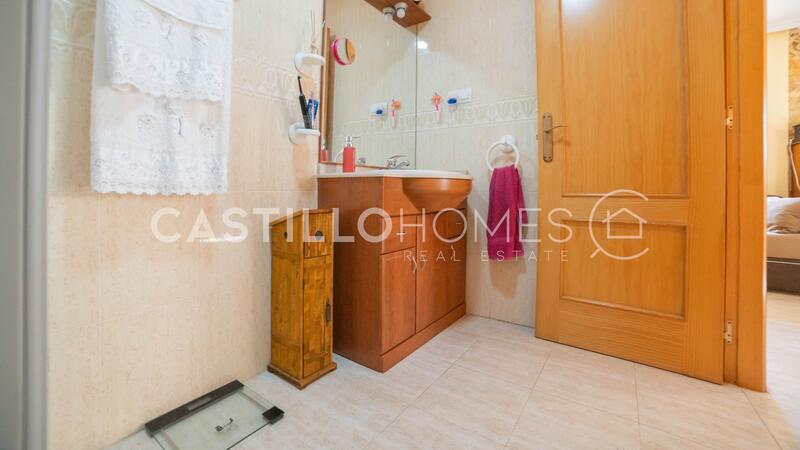 2 bedroom Townhouse for sale