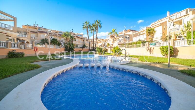 2 bedroom Townhouse for sale