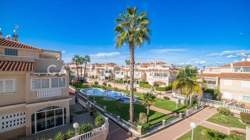 2 bedroom Townhouse for sale