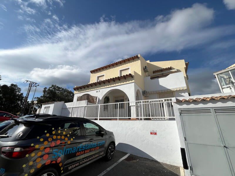 Duplex zu verkaufen in Villamartin, Alicante