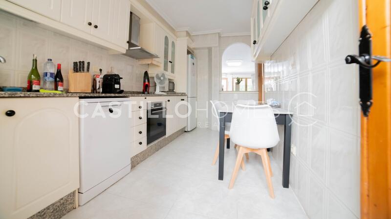 2 bedroom Townhouse for sale