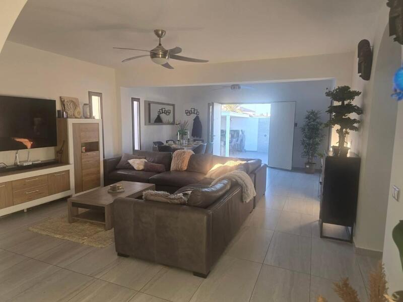 5 bedroom Villa for sale