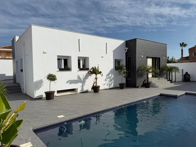 5 bedroom Villa for sale