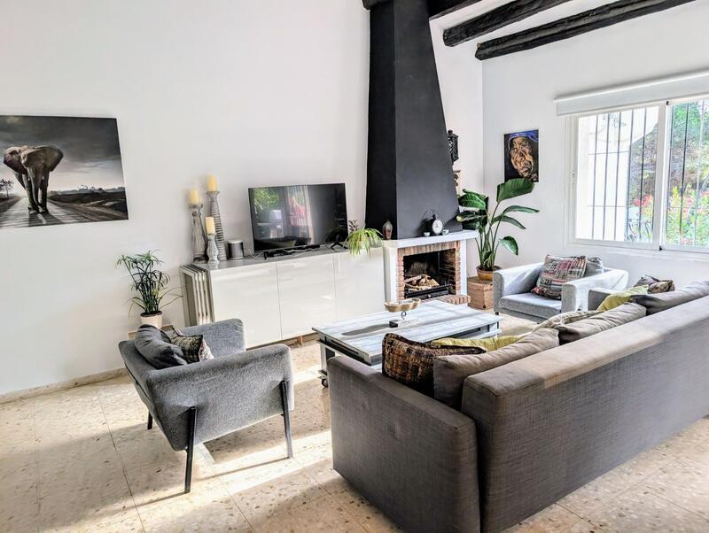 3 bedroom Townhouse for sale