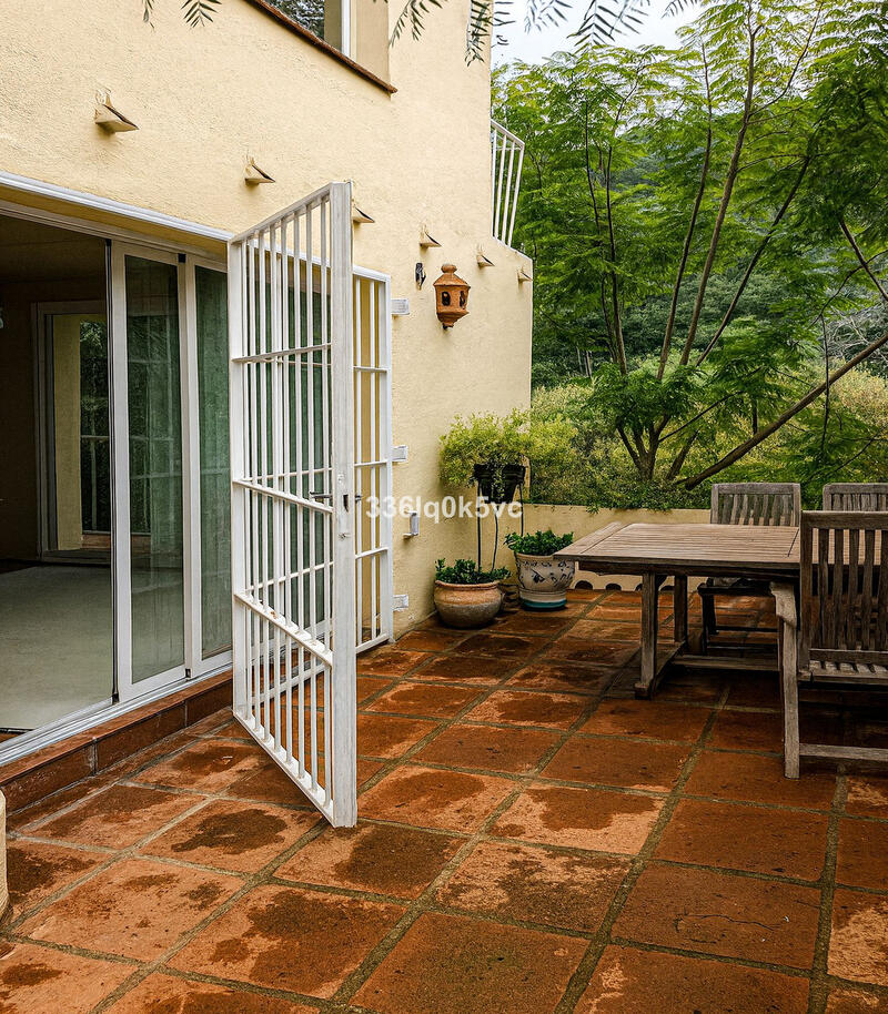 5 bedroom Villa for sale