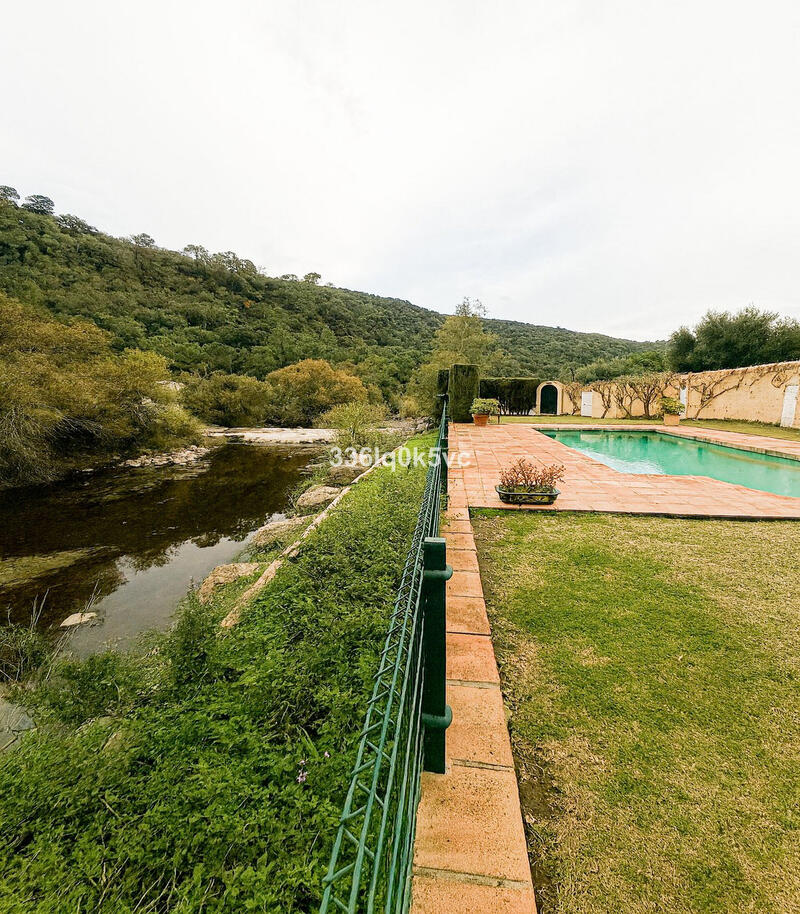 5 bedroom Villa for sale