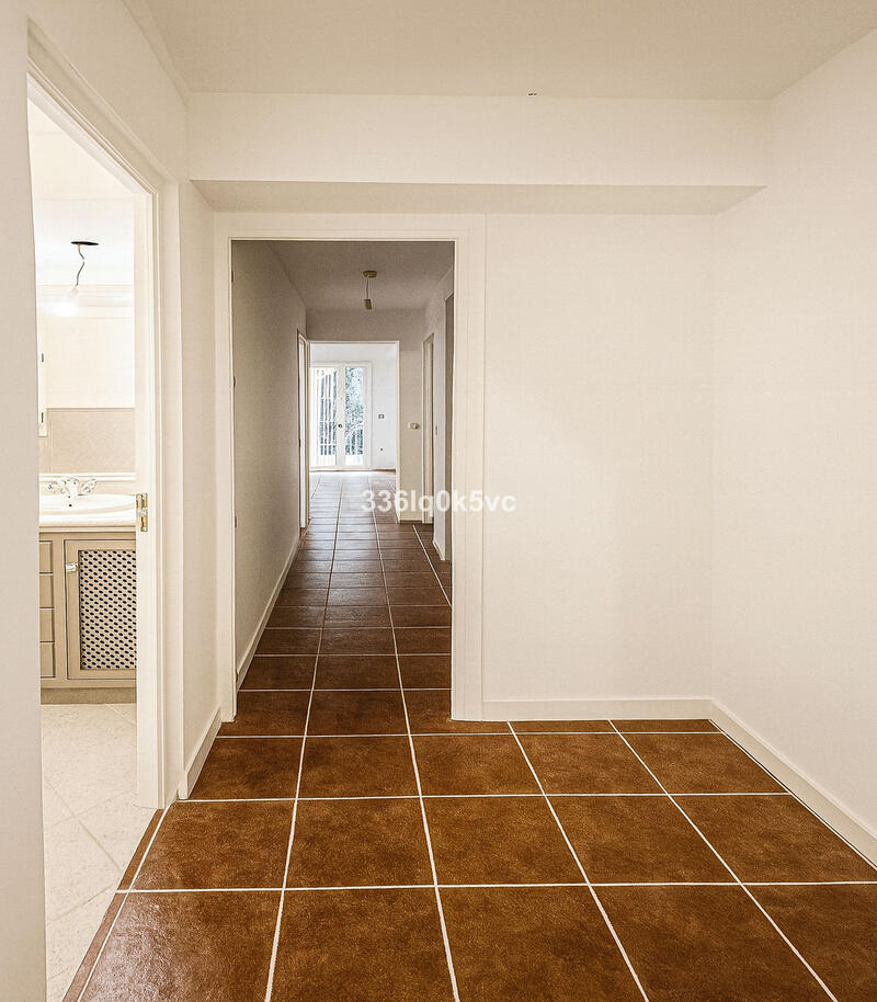 5 bedroom Villa for sale